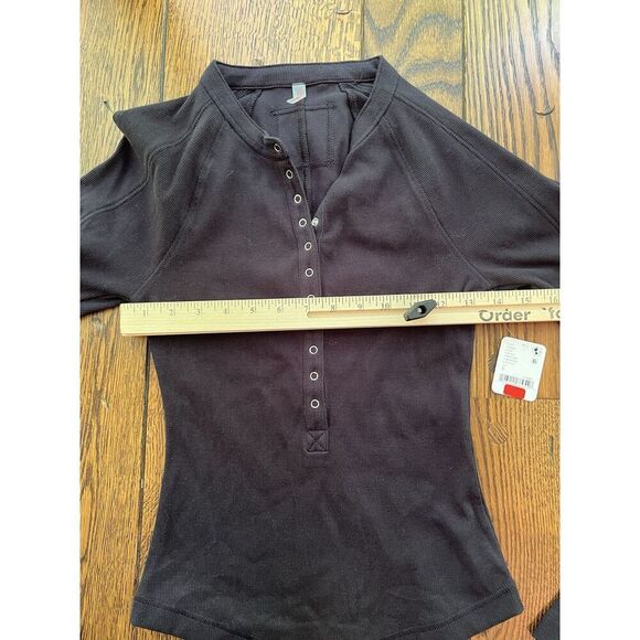 FP Movement Women's Kick Off Solid Layer Henley Size Small Black New - Picture 6 of 6